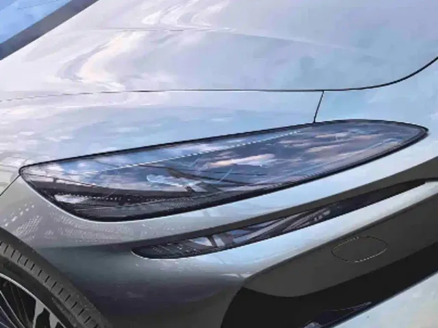 Denza Z9GT — Фото автомобиля 8