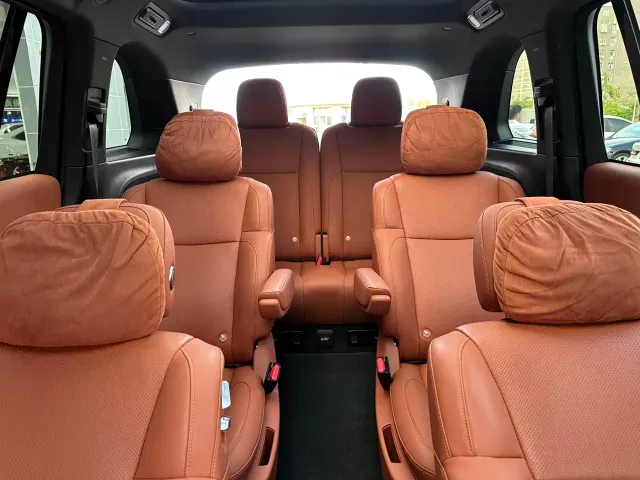 Li Auto L8 — Фото автомобиля 7