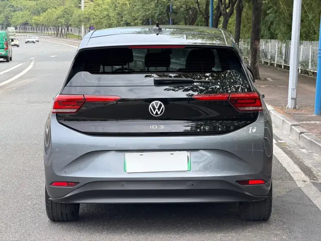 Volkswagen ID.3 — Фото автомобиля 7
