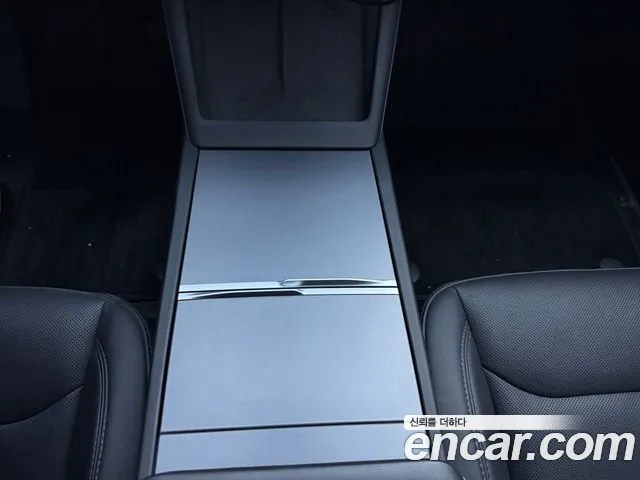 Tesla Model 3 — Фото автомобиля 9