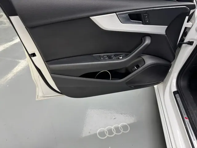 Audi A4L — Фото автомобиля 4