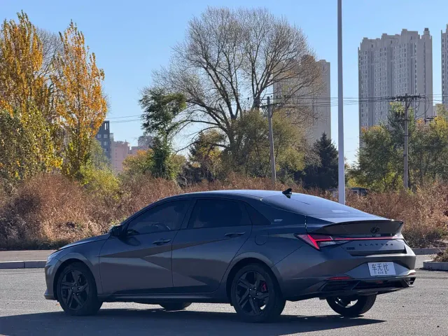 Hyundai Elantra — Фото автомобиля 6