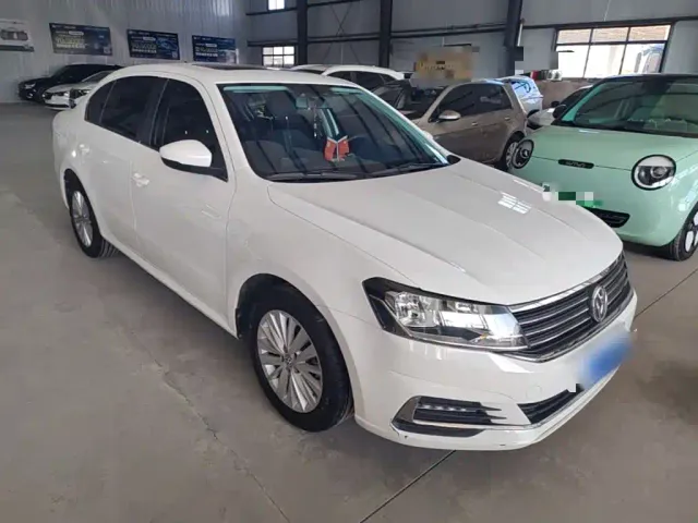Volkswagen Lavida — Фото автомобиля 3