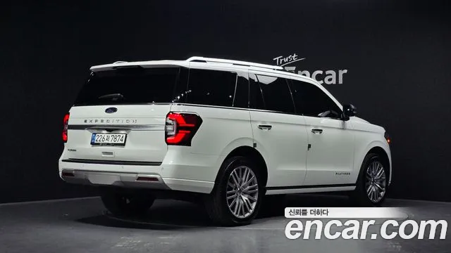Ford Expedition — Фото автомобиля 2