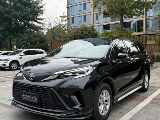 Фотография автомобиля — Toyota Granvia