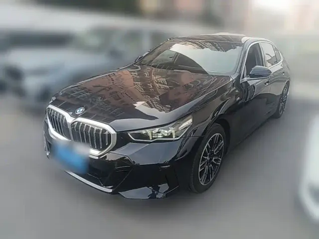 Фотография автомобиля — BMW 5 Series