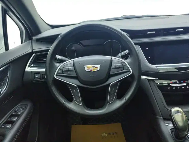 Cadillac XT5 — Фото автомобиля 15