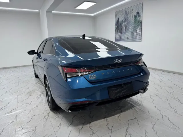 Hyundai Elantra — Фото автомобиля 6