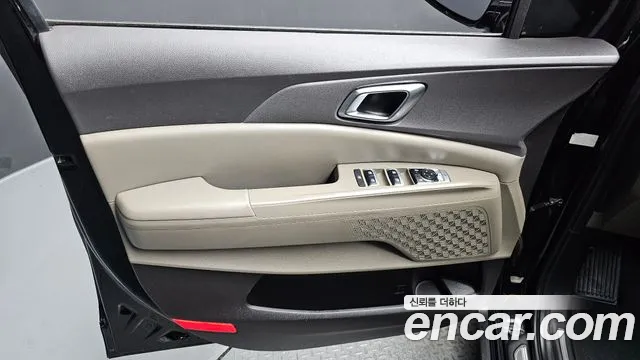 Kia Carnival Generation 4 — Фото автомобиля 13