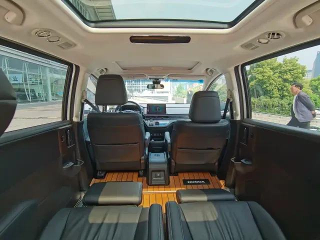 Honda Odyssey — Фото автомобиля 16