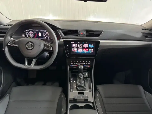Skoda Superb — Фото автомобиля 18