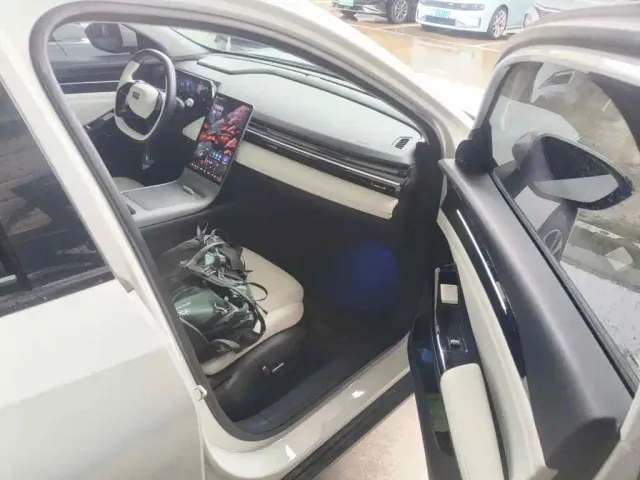 Geely Galaxy L6 — Фото автомобиля 10