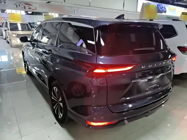 Wuling Victory — Фото автомобиля 4