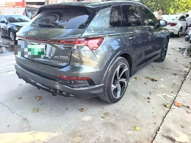 Audi Q4 e-tron — Фото автомобиля 10
