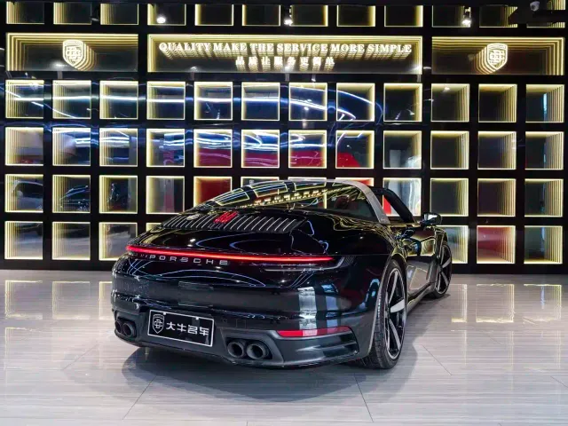 Porsche 911 — Фото автомобиля 6