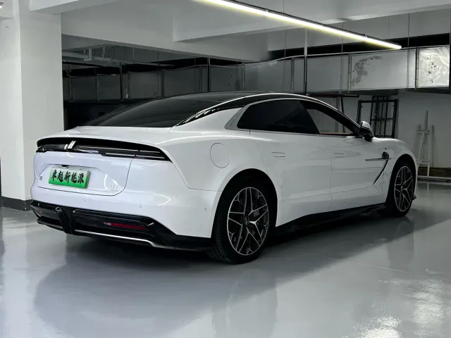 BYD U7 — Фото автомобиля 11