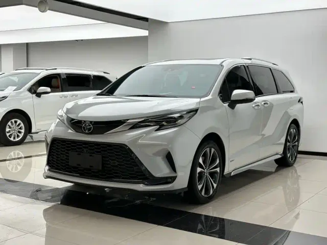 Фотография автомобиля — Toyota Granvia