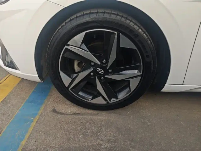 Hyundai Elantra — Фото автомобиля 22