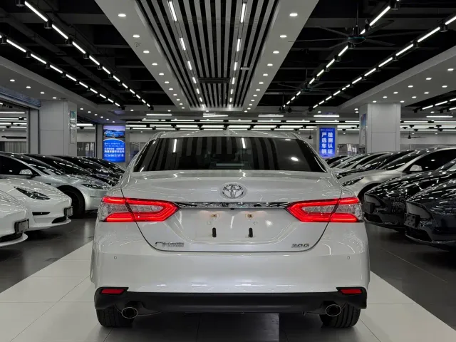 Toyota Camry — Фото автомобиля 5