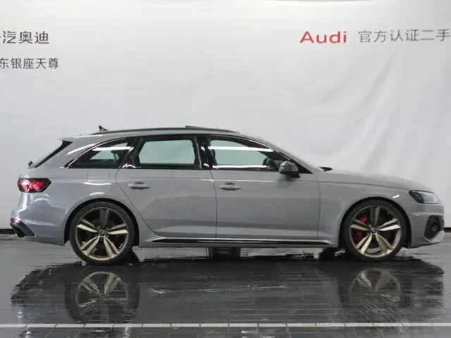 Audi RS 4 — Фото автомобиля 4
