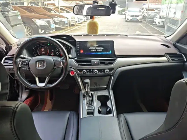 Honda Accord — Фото автомобиля 9