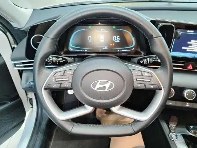 Hyundai Elantra 2023 1.5L CVT GLX Elite Edition — Фото автомобиля 10