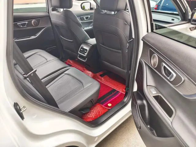 Chery Tiggo 8 — Фото автомобиля 11