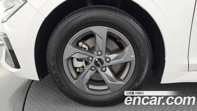 Kia K5 Новый K5 3 поколение 2.0 LPi(Для проката) — Фото автомобиля 5