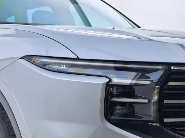 Ford Edge — Фото автомобиля 4