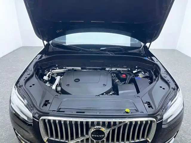 Volvo XC90 — Фото автомобиля 6