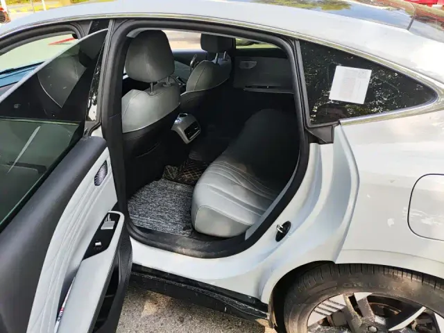 Geely Galaxy E8 — Фото автомобиля 6
