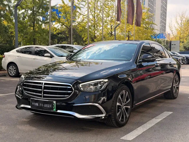 Mercedes-Benz E-Class — Фото автомобиля 7