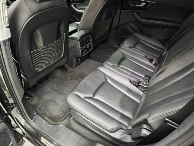 Audi Q7 — Фото автомобиля 12