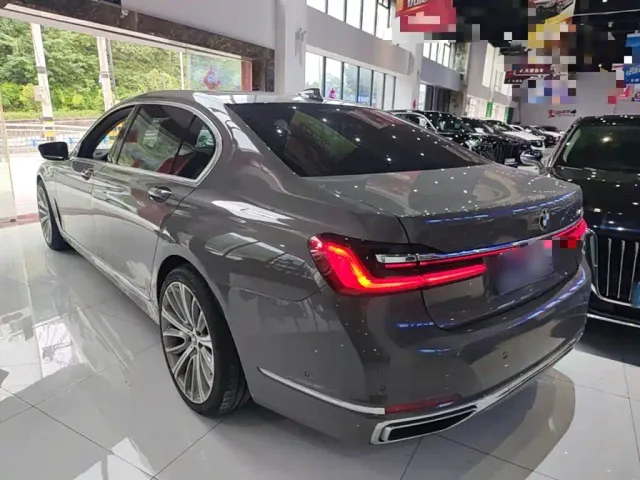 BMW 7 Series — Фото автомобиля 4