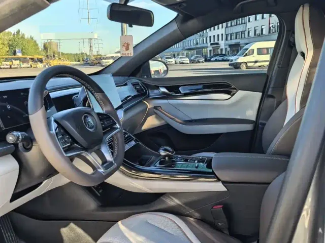 BYD Qin PLUS — Фото автомобиля 9