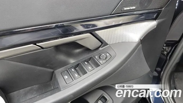 BMW 5-Series — Фото автомобиля 25