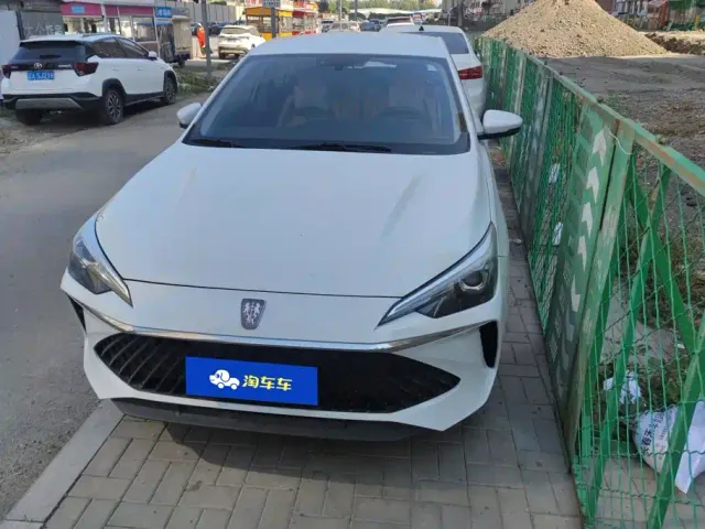 Roewe i5 — Фото автомобиля 2