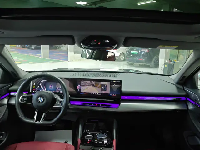 BMW 5 Series — Фото автомобиля 5