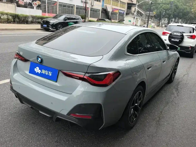 BMW i4 — Фото автомобиля 3