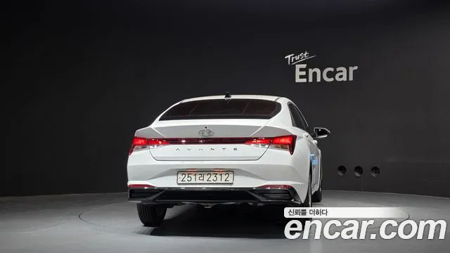 Hyundai Avante CN7 — Фото автомобиля 4