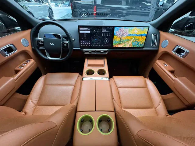 Li Auto L8 — Фото автомобиля 8