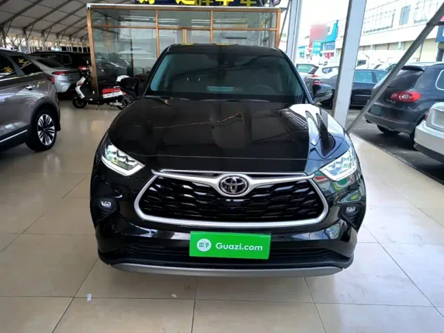 Toyota Highlander — Фото автомобиля 2