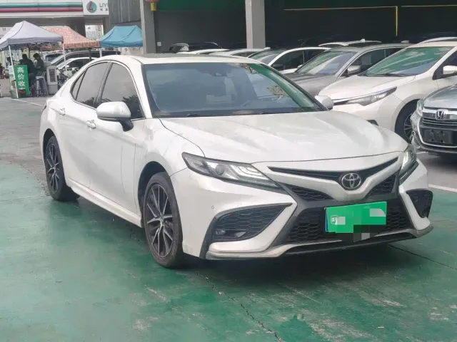 Toyota Camry — Фото автомобиля 3