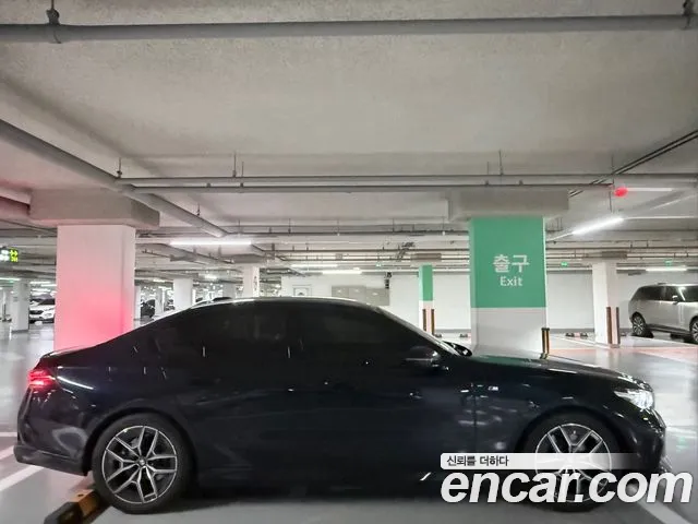 BMW 5-Series — Фото автомобиля 2