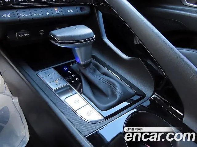 Hyundai Avante CN7 — Фото автомобиля 10