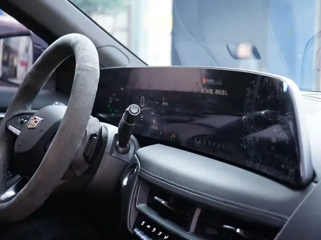 Cadillac CT5 — Фото автомобиля 11