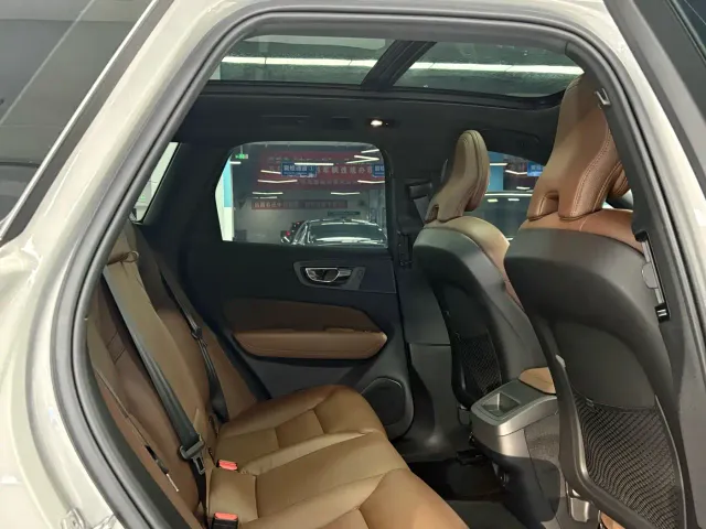 Volvo Volvo XC60 2022 B5 AWD Inscription — Фото автомобиля 10