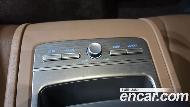 Hyundai Grandeur GN7 — Фото автомобиля 30