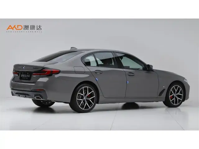 BMW 5 Series — Фото автомобиля 3