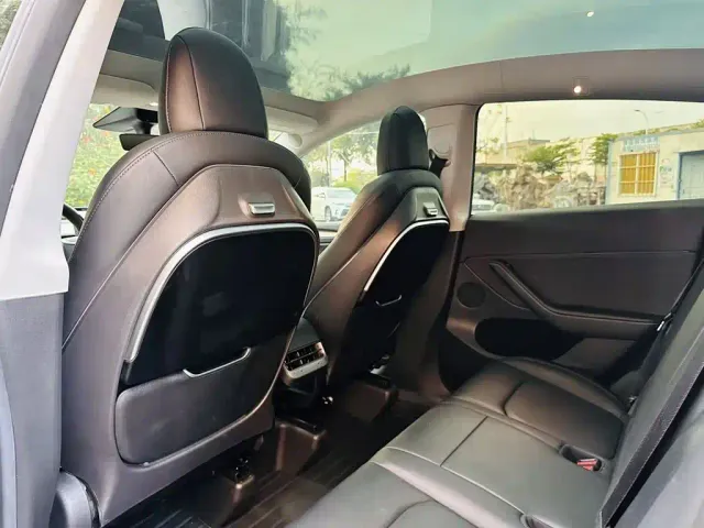 Tesla Model Y — Фото автомобиля 4